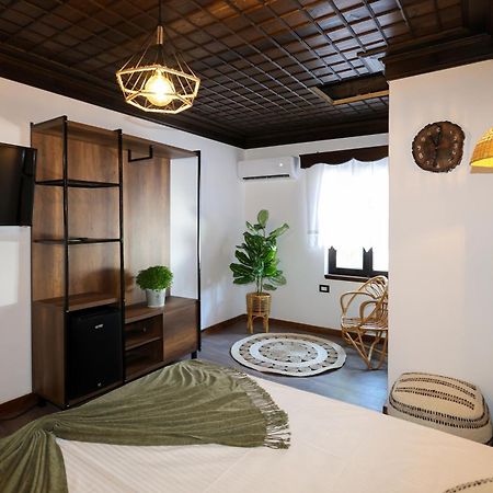 בראט Ador Boutique Hotel מראה חיצוני תמונה