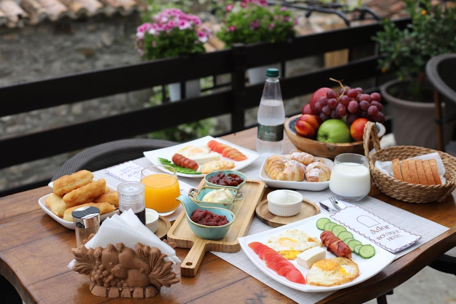 בראט Ador Boutique Hotel מראה חיצוני תמונה