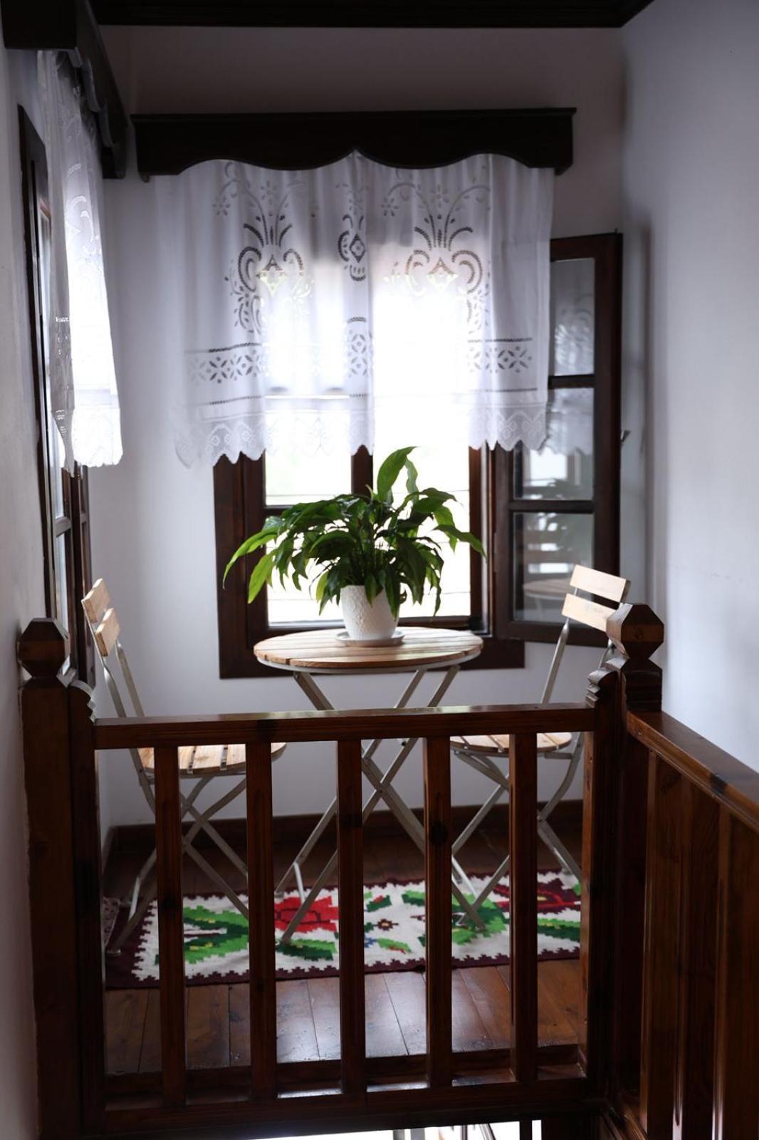 בראט Ador Boutique Hotel מראה חיצוני תמונה