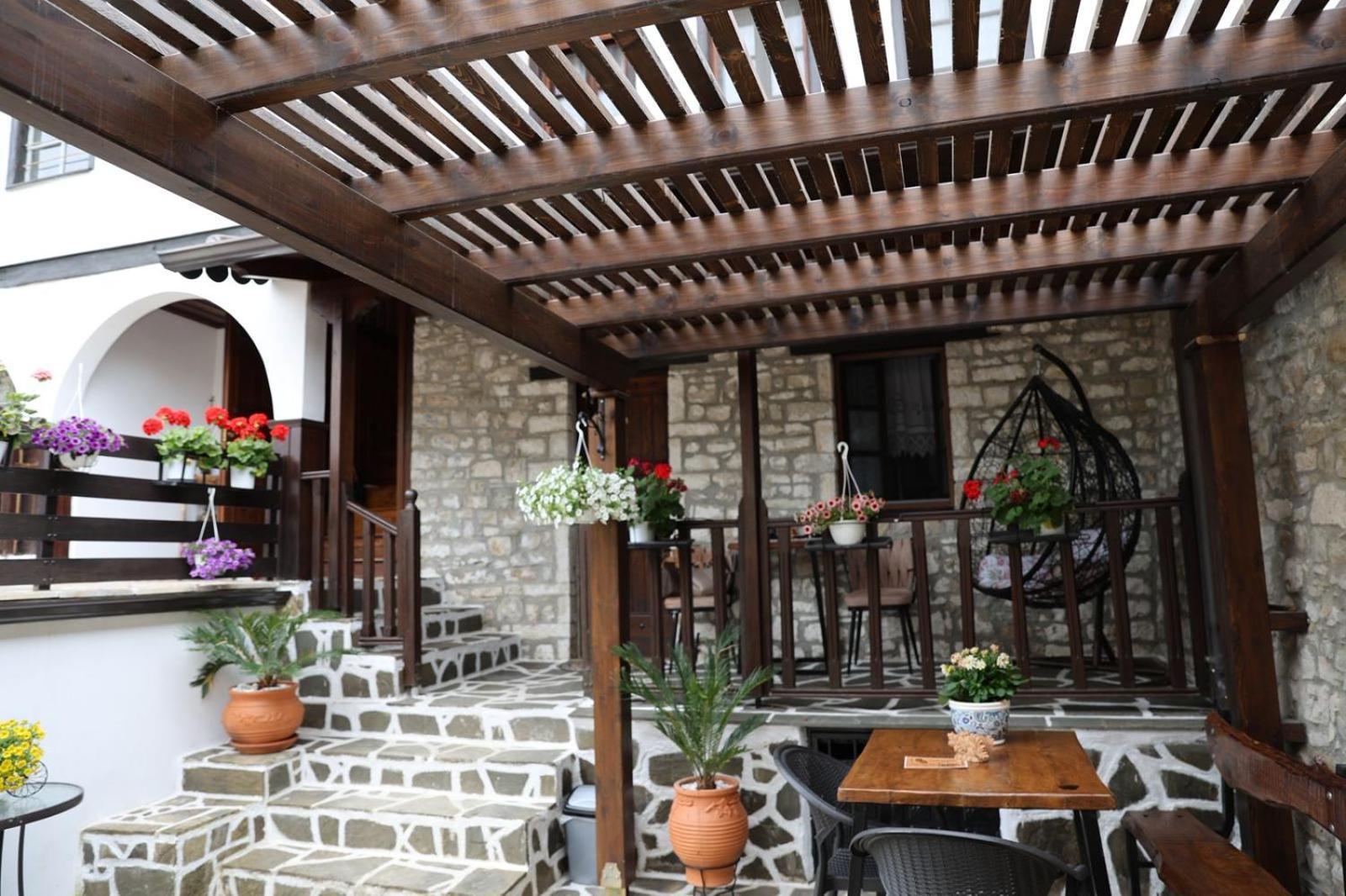 בראט Ador Boutique Hotel מראה חיצוני תמונה
