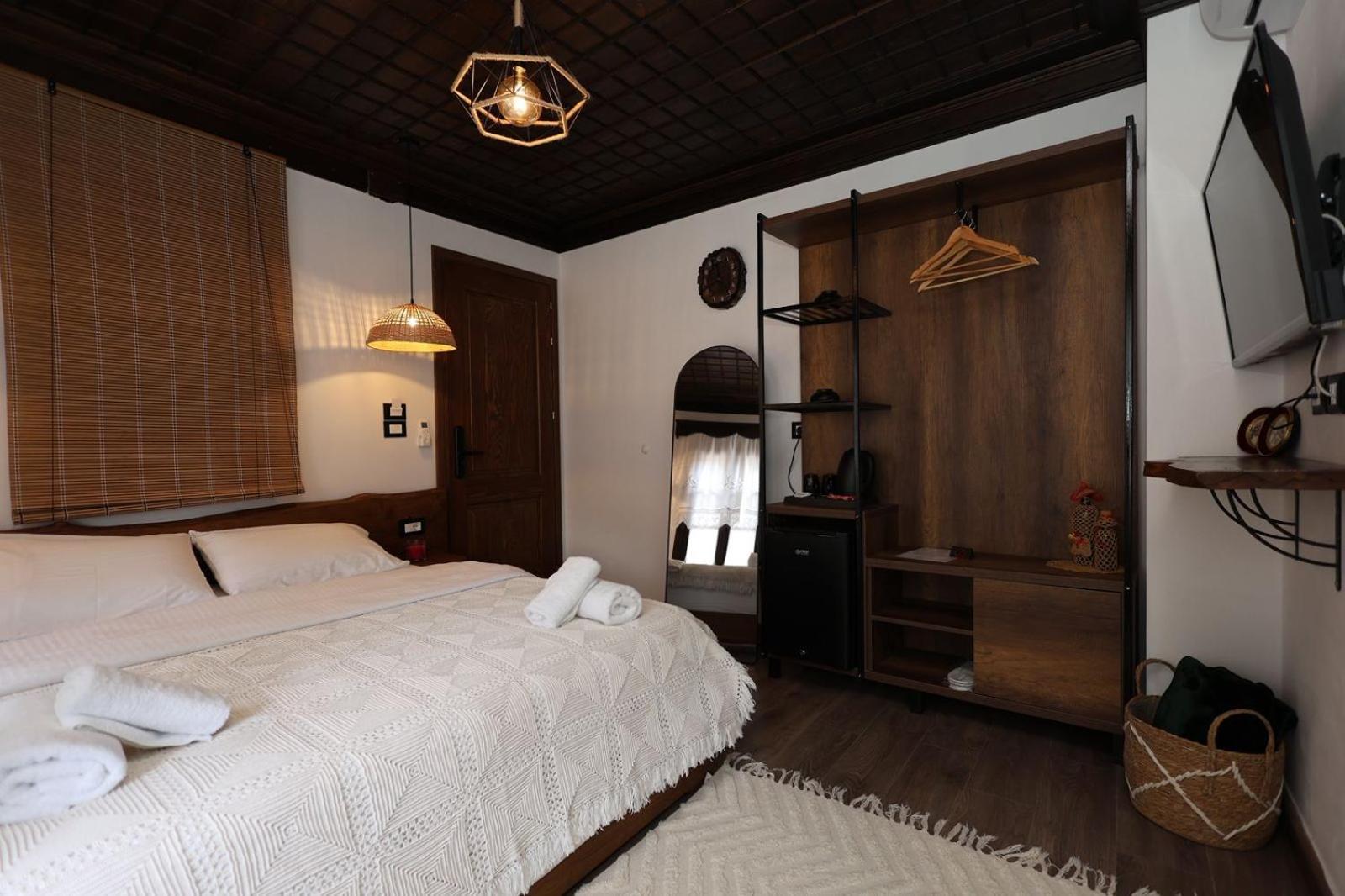 בראט Ador Boutique Hotel מראה חיצוני תמונה