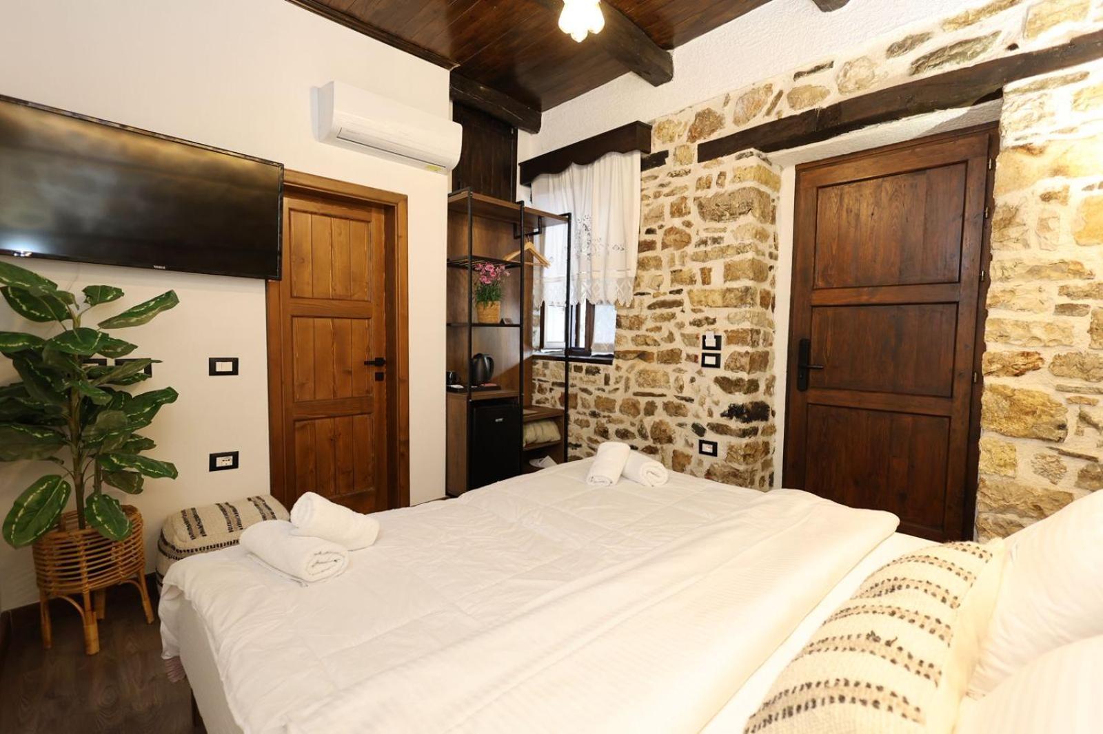 בראט Ador Boutique Hotel מראה חיצוני תמונה
